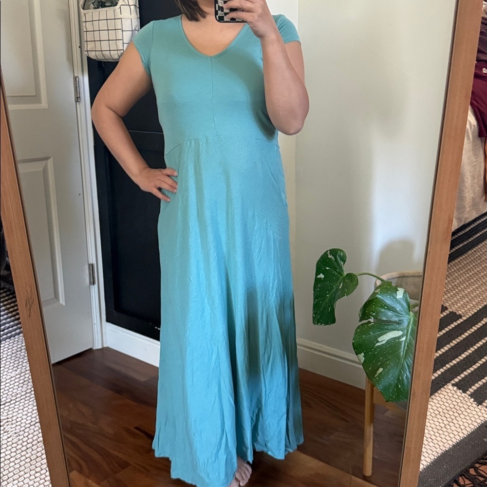 PERUVIAN CONNECTION Hanna Maxi V neck Solid Shortsleeve Dress. Size S
